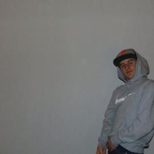 Meet your Posher, Cory